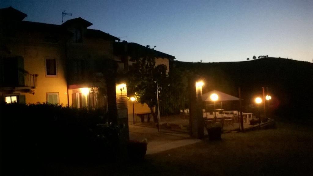 La Terrazza Del Barbaresco Neviglie Exterior foto