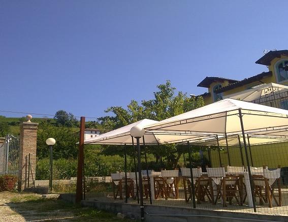 La Terrazza Del Barbaresco Neviglie Exterior foto