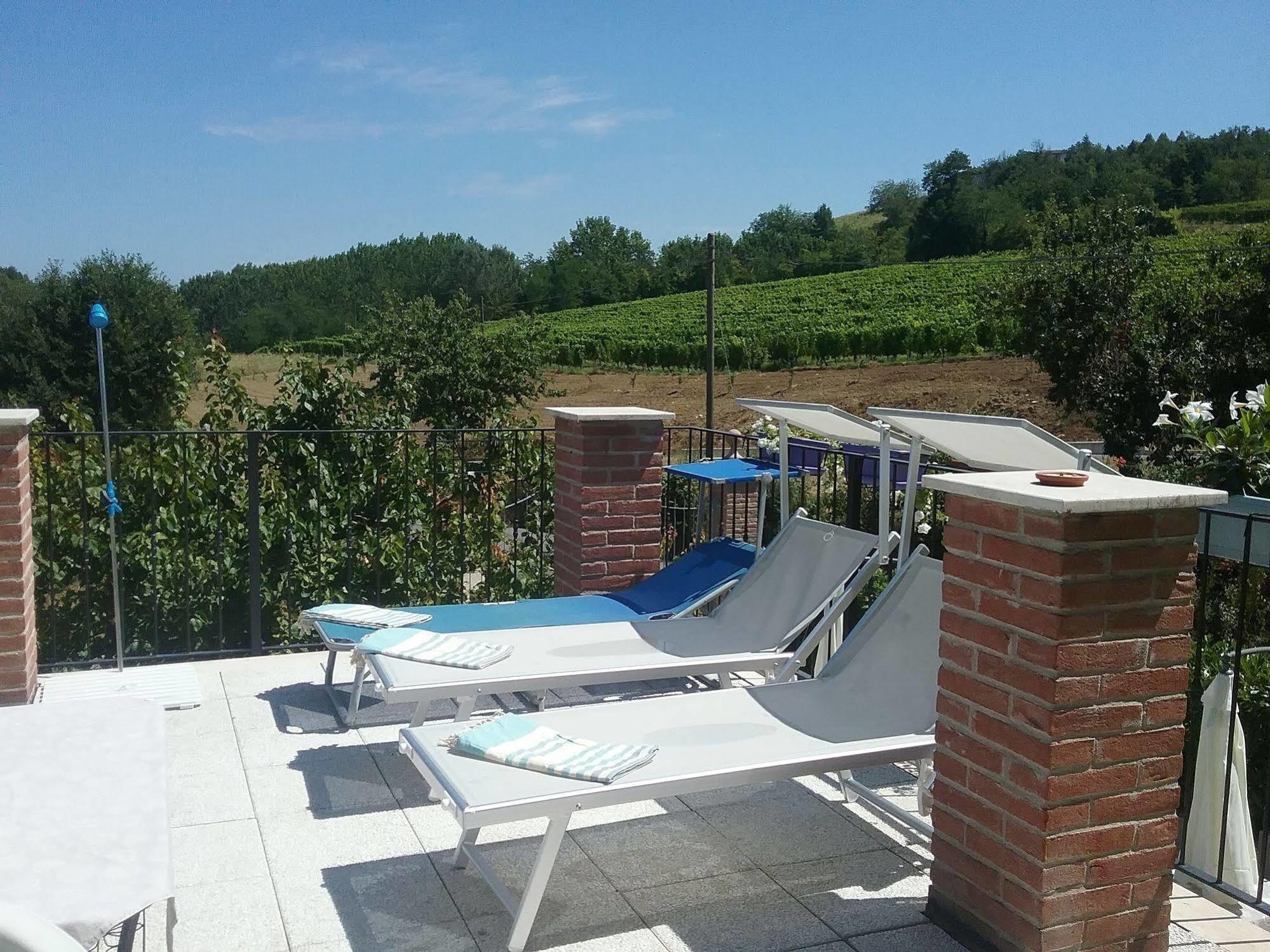 La Terrazza Del Barbaresco Neviglie Exterior foto